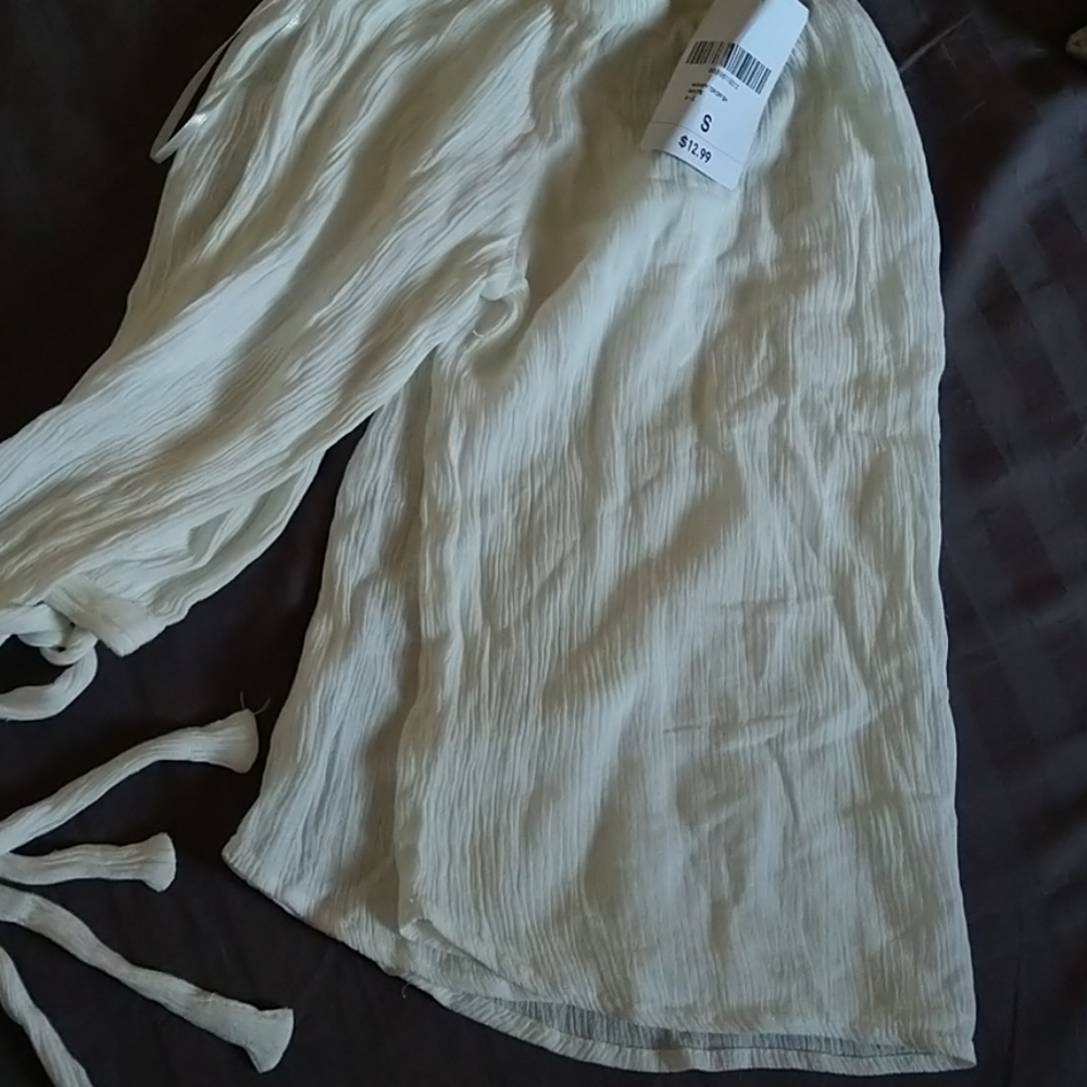Mid sleeve white top